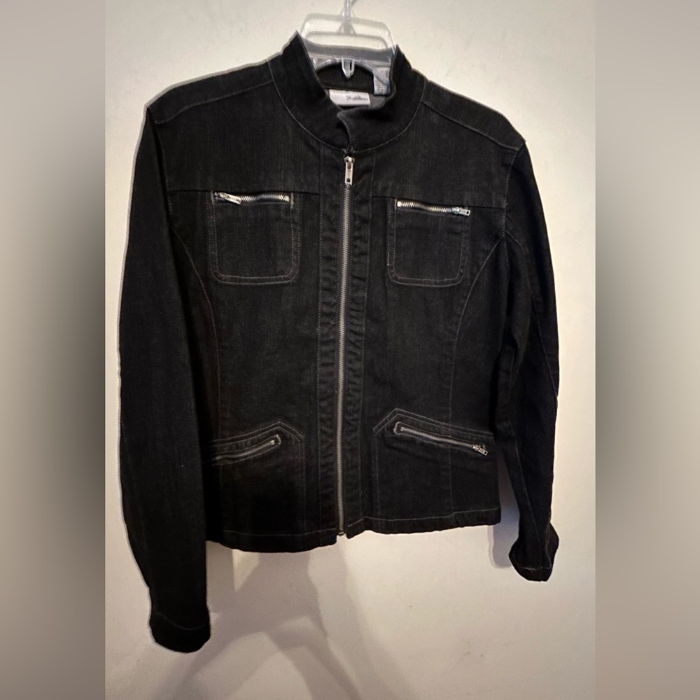 Chico's Platinum ‎ Black Denim Jacket Size 1 Full Zip Mock Neck 4 Zip Pockets